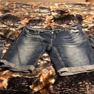 Amethist Jean shorts size 24